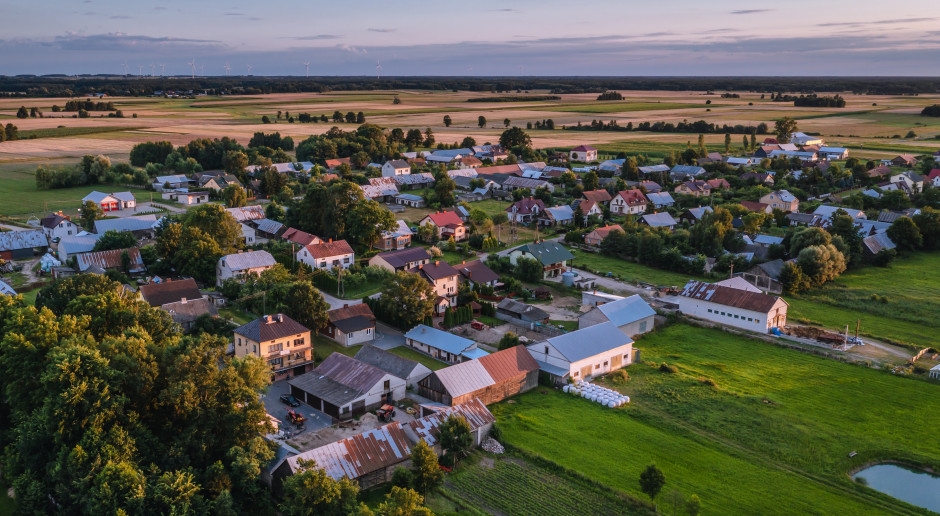 Bewoners klagen bij de raadsleden over de grondopkoop door CPK. Het bedrijf reageert: het is een poging om druk uit te oefenen.