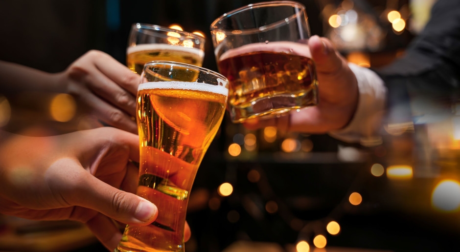 Die Polen trinken nicht am meisten Alkohol. Schlimmer noch ist, was sie beim Trinken tun.