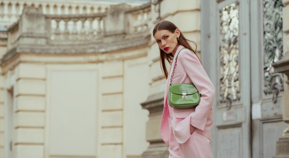 Descubre los tonos más de moda del armario primavera-verano. Y no, no es sólo amarillo mantequilla.