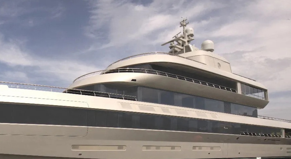 Armani navega en mar abierto. La casa de moda italiana ha presentado su primer superyate.