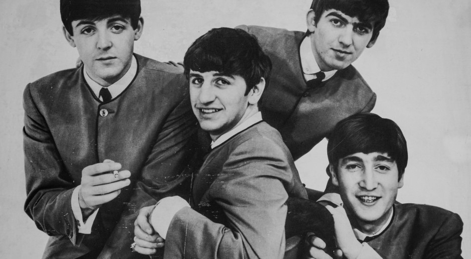 Se sabe quién escribirá los guiones de las cuatro películas de los Beatles