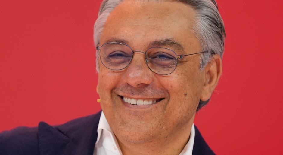 Rynek dóbr luksusowych zalicza transfer roku! Szef Renault siądzie za kierownicą modowego imperium