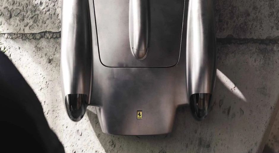 Você não pode dirigir esta lendária Ferrari, mas pode pendurá-la na... parede