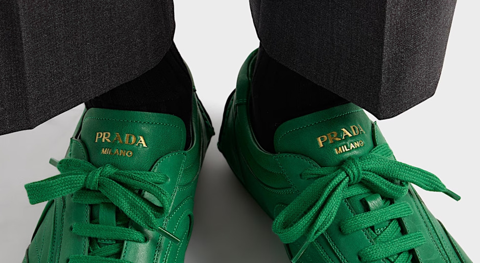 Prada blaast iconische sneakers nieuw leven in. Ze waren 20 jaar geleden een regelrechte verkoophit.