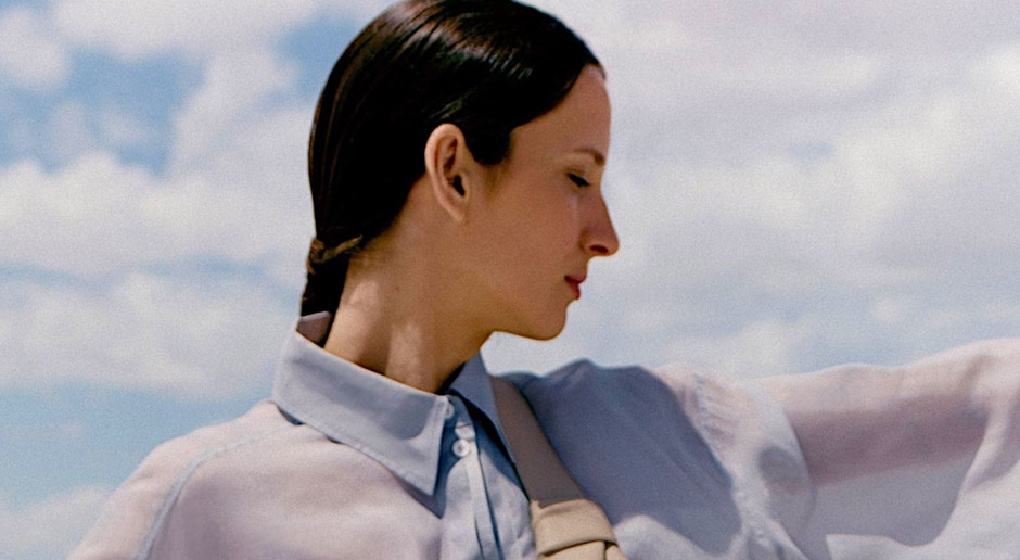 The minimalist's favorite brand presents a new bag for fall 2025. It's like a "second skin"