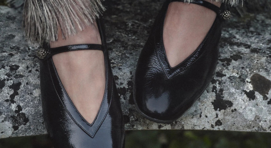 Ecco le ballerine più belle dell'autunno 2025. Dior rende omaggio all'arte della danza
