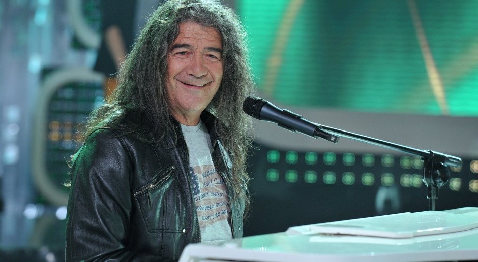 O cantor Drupi faz sua estreia no cinema. Ele interpreta um músico que luta contra os desafios da vida.