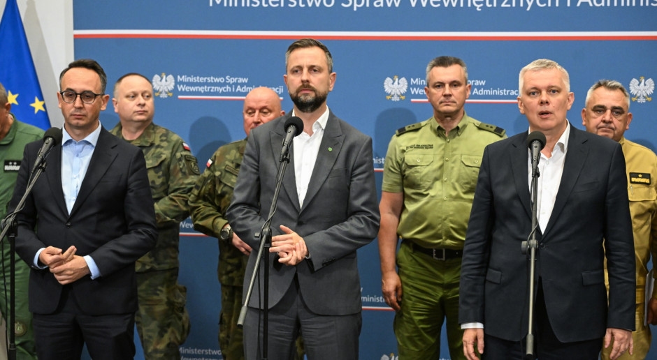 The Ministry of National Defense is sending troops to threatened areas. Soldiers and services are ready to use all forces and resources.