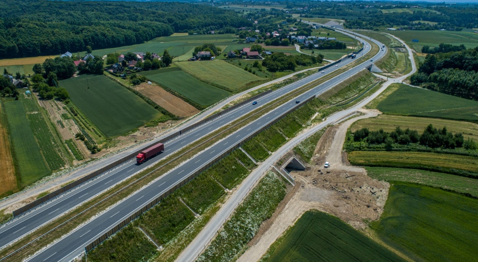 Una autopista clave finalmente se renueva. Los conductores viajarán más rápido.
