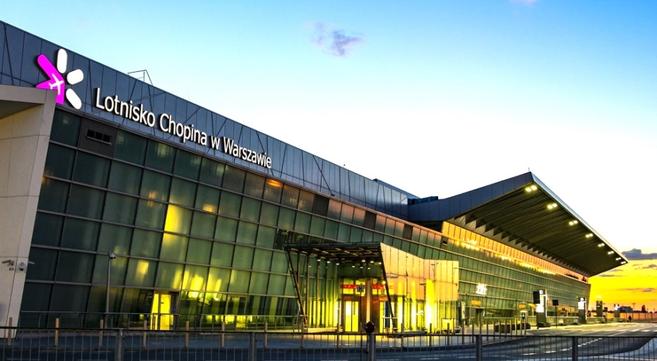 Cinque aziende hanno presentato domanda per l'ampliamento dell'aeroporto Chopin. L'aeroporto mira a servire 30 milioni di persone all'anno.