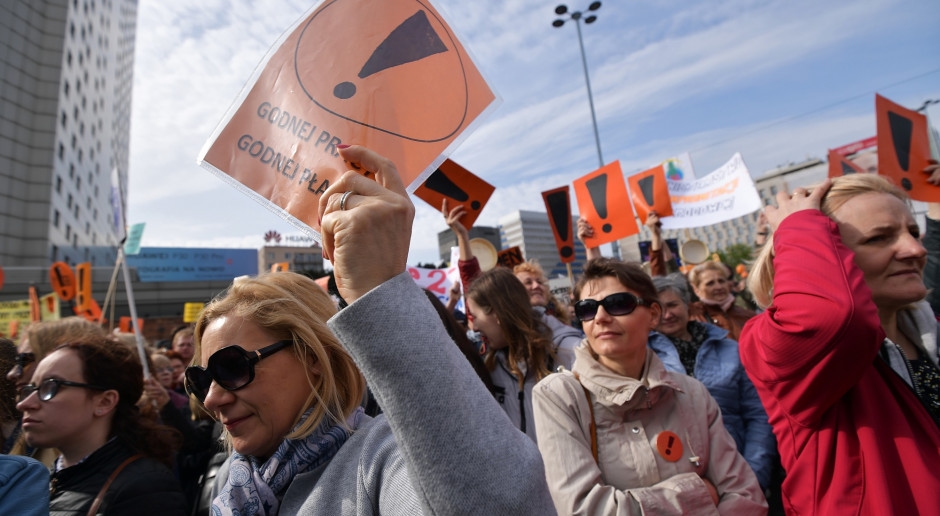 Gli insegnanti non vogliono più aspettare gli aumenti salariali. Le proteste inizieranno a settembre.