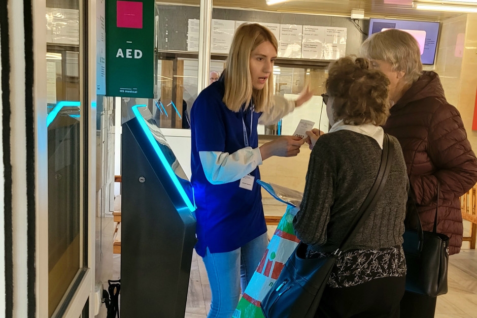 Patient assistants at the provincial hospital in Łomża. Great support for those using the services