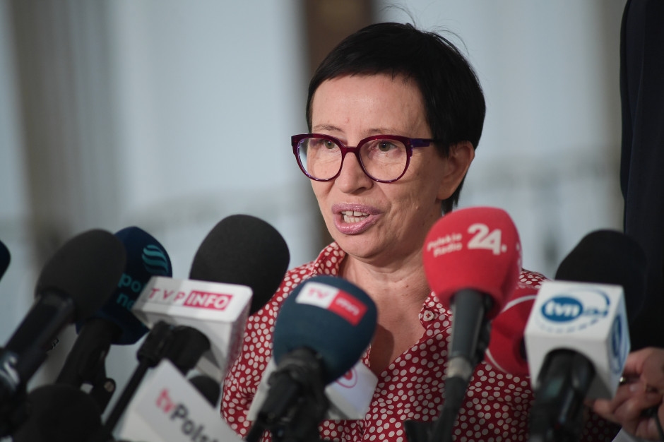 A parliamentary team for nurses and midwives was established, including the Minister of Health