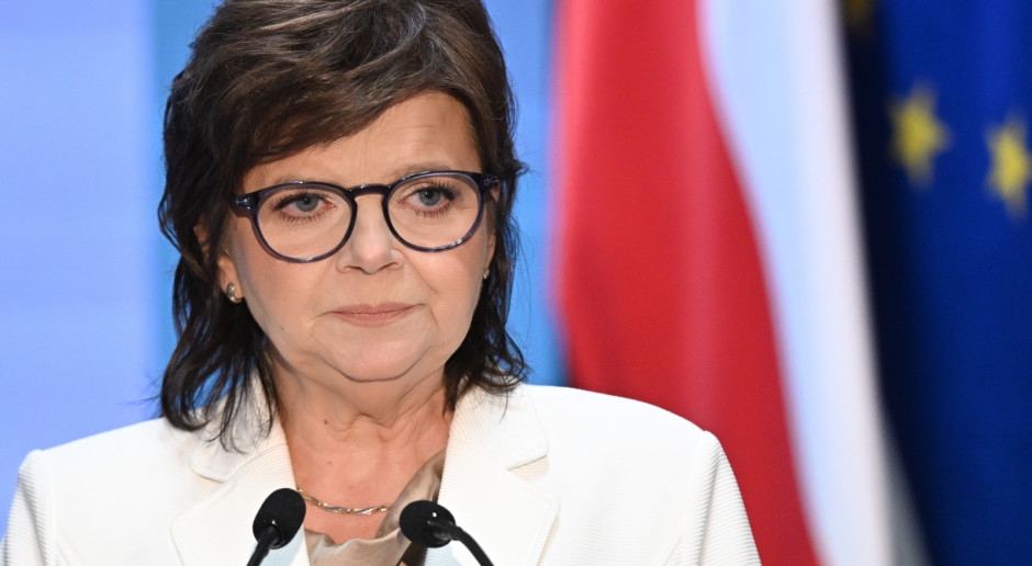 Vakbonden verzetten zich tegen wijzigingen in de loonsverhogingen van het ministerie voor zorgpersoneel. Hete uren over salarissen.