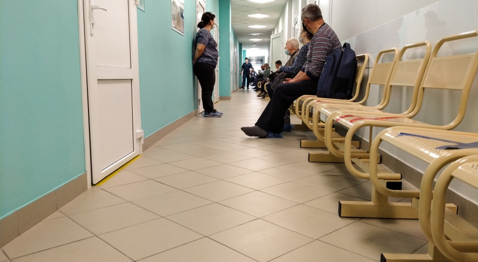 En Polonia, reciben cada vez más tratamiento. Los ingresos que recibe el Fondo Nacional de Salud por este tratamiento están aumentando.