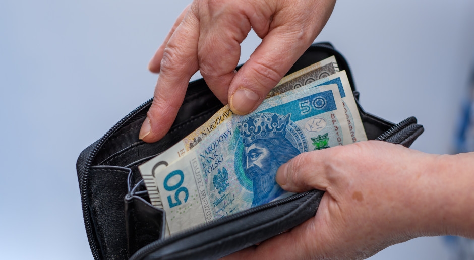 New support: PLN 1,200. The voucher is available for people aged 60 and 65.