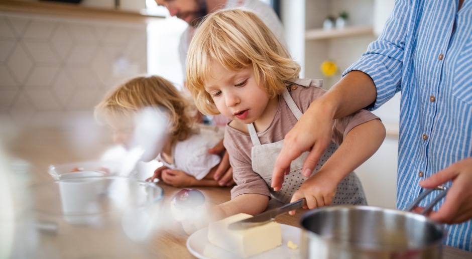 They're flying around in 90 percent of kitchens. Now we know what attracts them most.