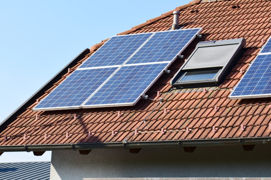 Hij liet zich misleiden door zonnepanelen. Nu is het verwoest