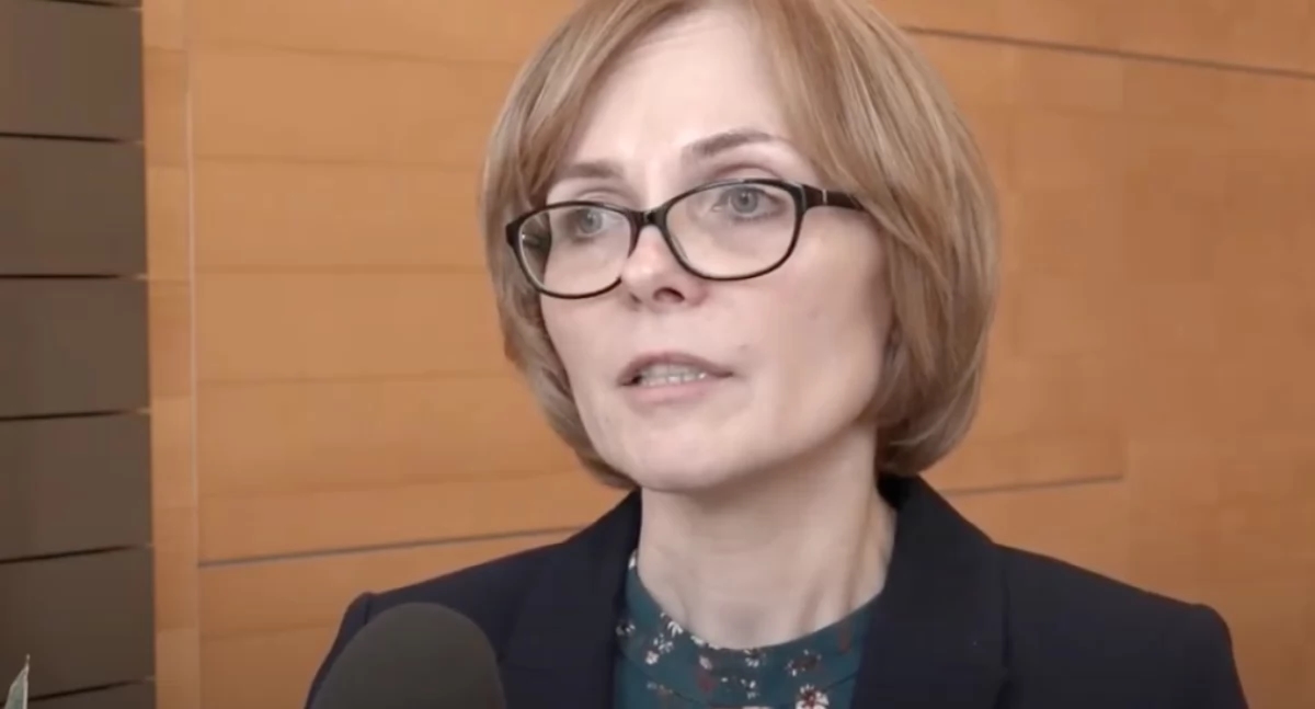 Prof. Alina Kułakowska: «Una clínica neurológica a menudo es solo un escritorio y un martillo»