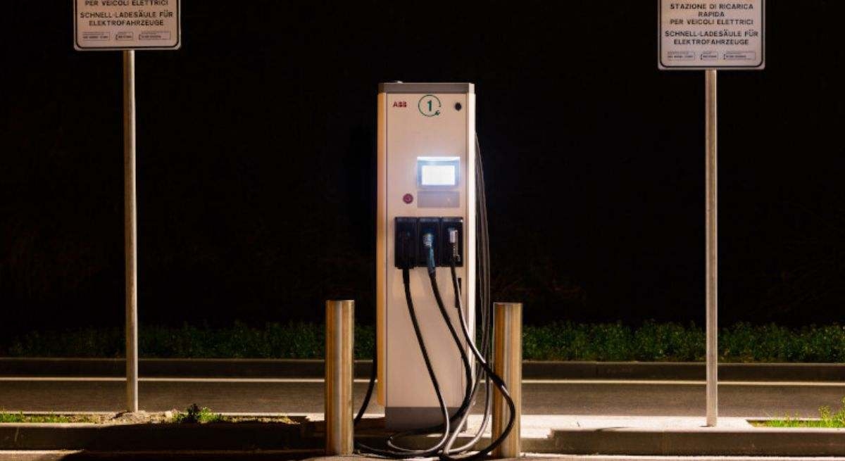 VS bevriest toekomst van elektrische voertuigen: overheidsvoertuig- en oplaadnetwerk ontmanteld