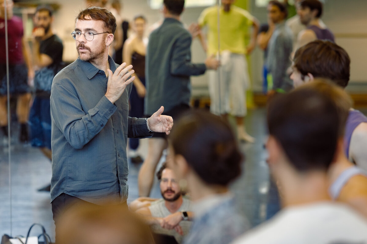Rehearsal visit with Marcos Morau: In the shelter of the night
