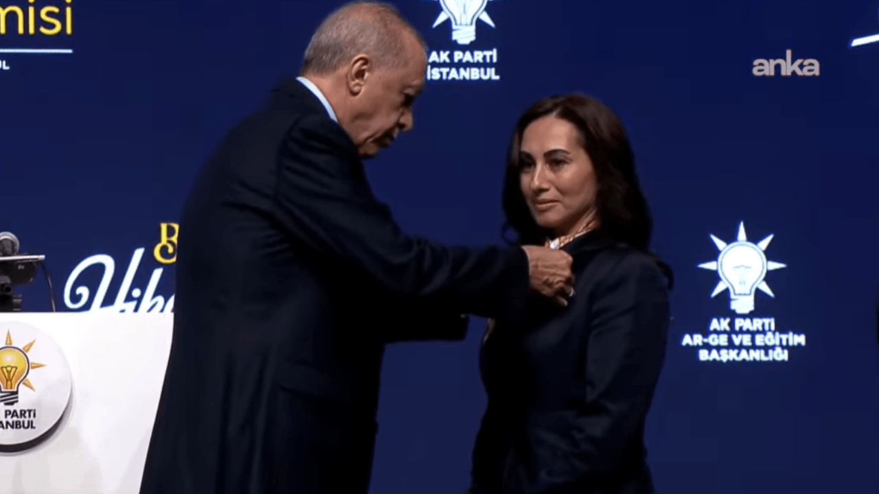 Özlem Vural Gürzel, die aus der CHP ausgetreten ist, ist der AKP beigetreten!