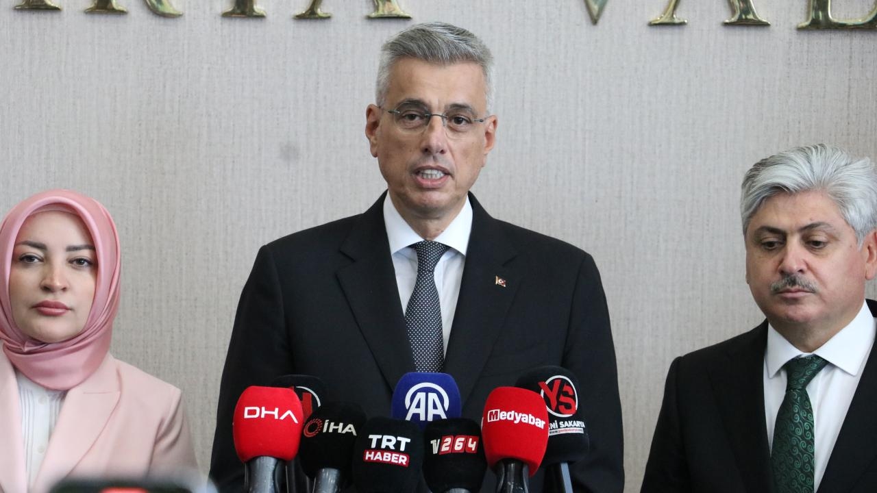 Ministro Memişoğlu: Animaremos a los fumadores a dejar de fumar