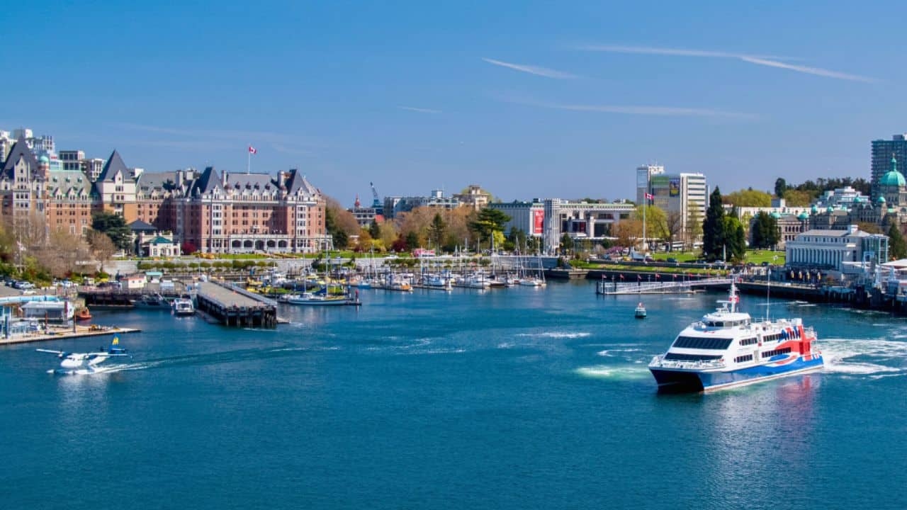 West Coast Unrusshed: Ucieczka wodnosamolotem na prom z Seattle do Victorii