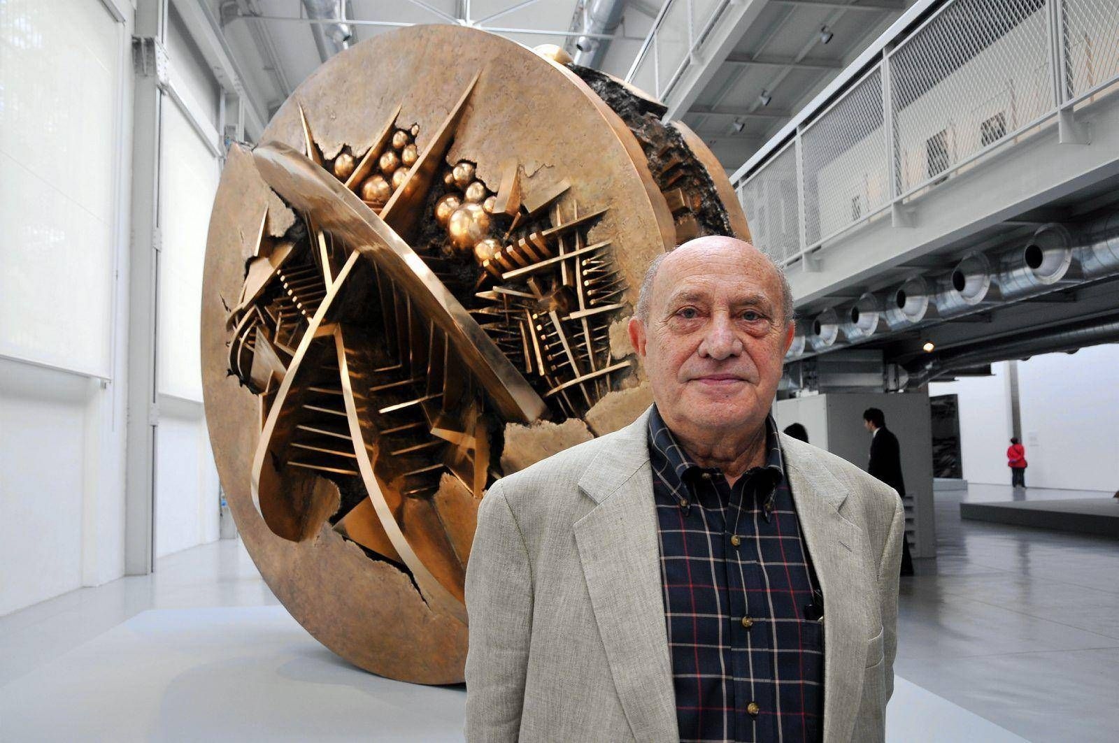 Adeus a Arnaldo Pomodoro, gigante da escultura italiana
