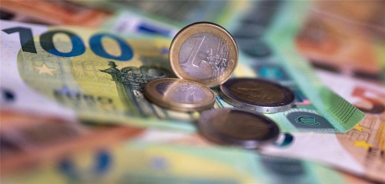 Le esigenze finanziarie delle compagnie di assicurazione sanitaria sono in aumento: un gruppo di esperti raccomanda un contributo aggiuntivo del 2,9%