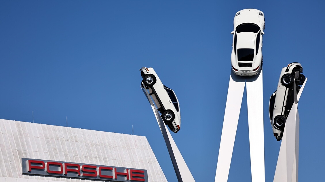 Porsche frena sull'elettrico e cade in Borsa a Francoforte