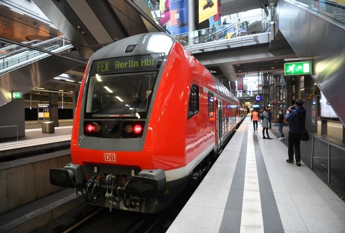 Conexão de transporte público para o Aeroporto de BER: mais rápido do trem para o voo