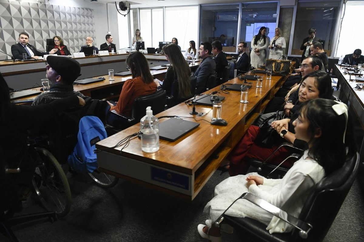 Senato Komitesi, Seslendirme Sanatçılarını Yapay Zeka Rekabetinden Koruma Teklifini İnceliyor