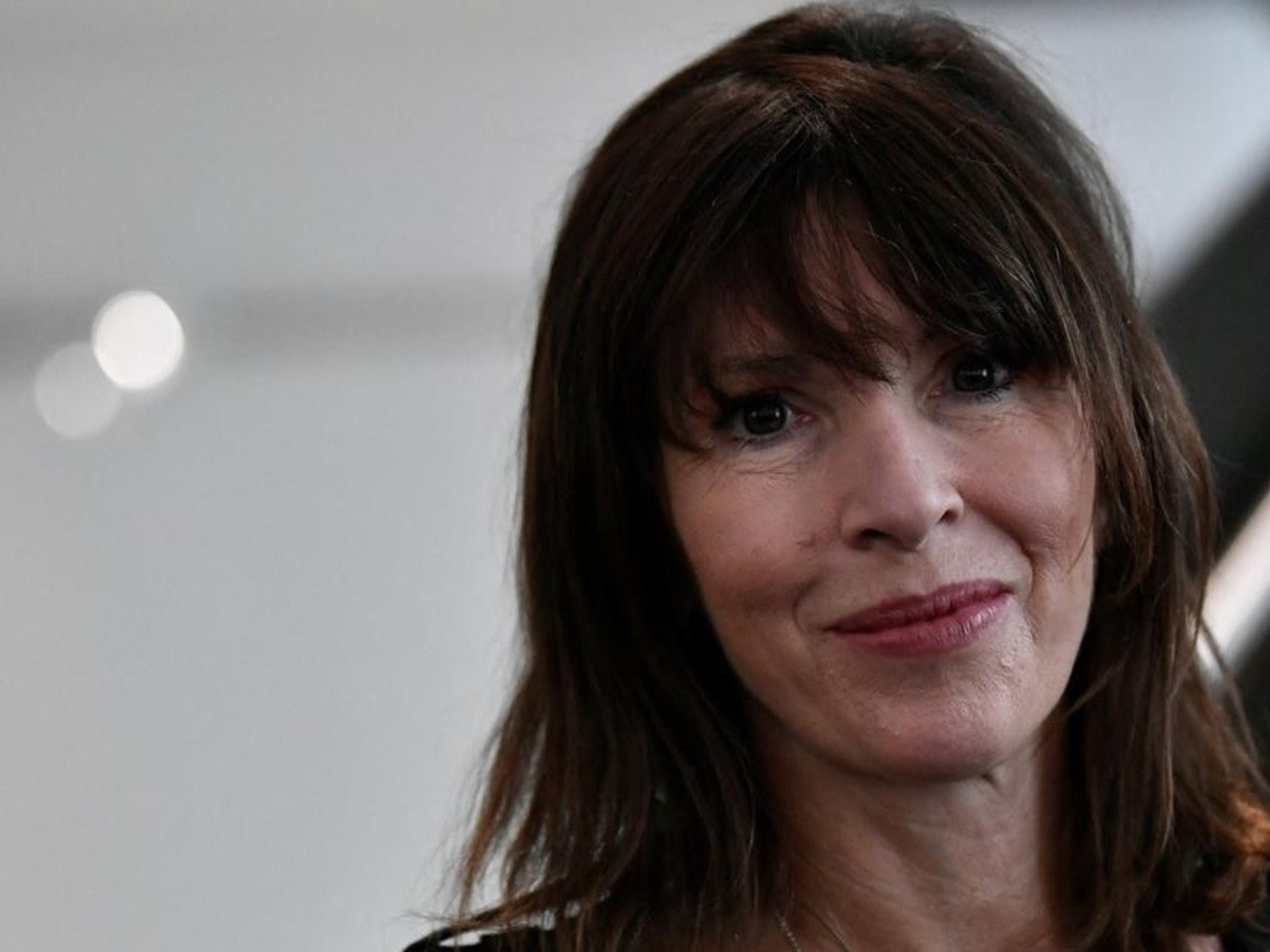 Rachel Cusk torna con 'Parade': un nuovo, acido ritratto del mondo dell'arte contemporanea.