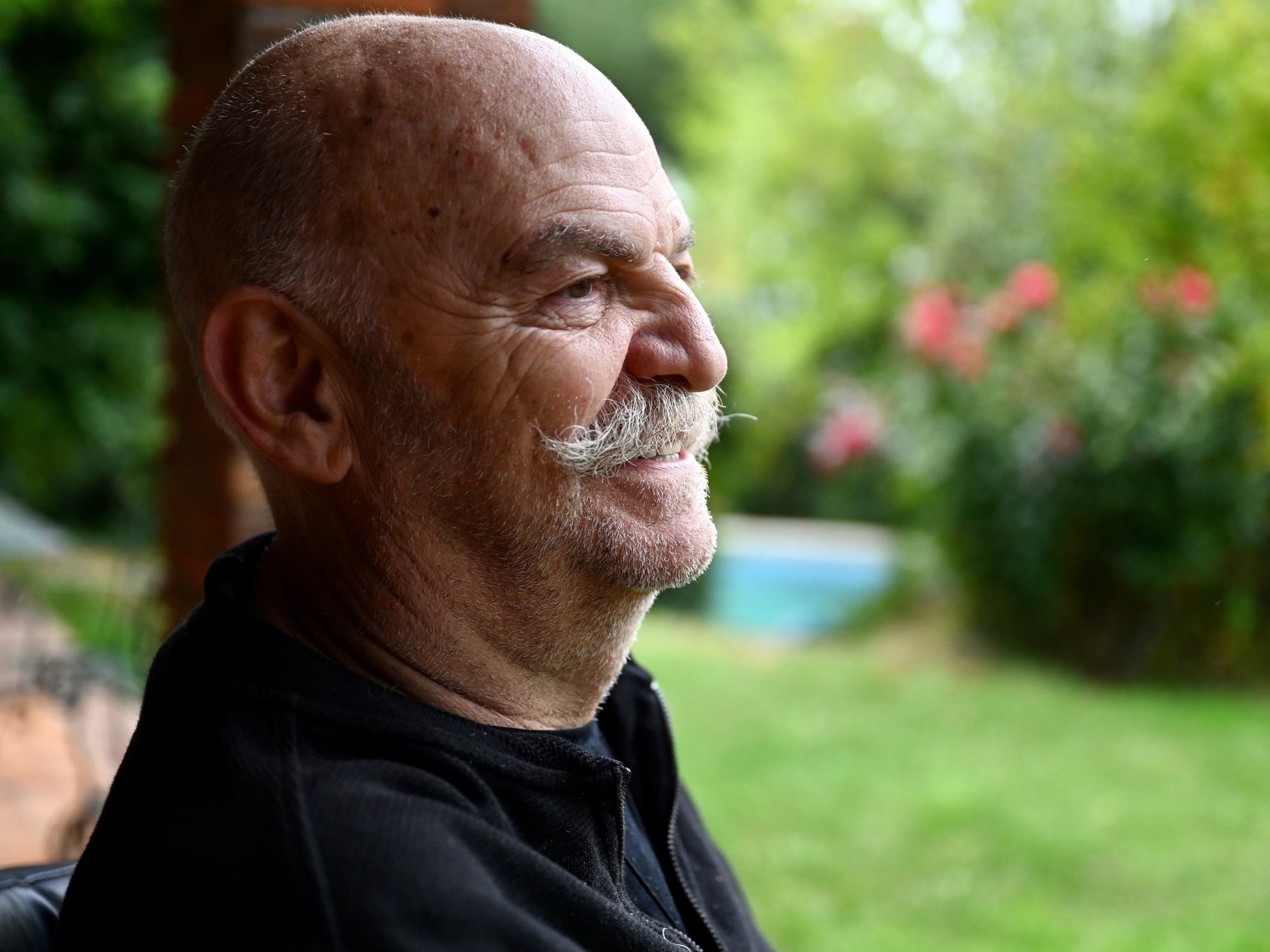 Martín Caparrós, "anlatmanın ve analiz etmenin" gazetecileri teknik uzmanlardan ayıracağına inanıyor.