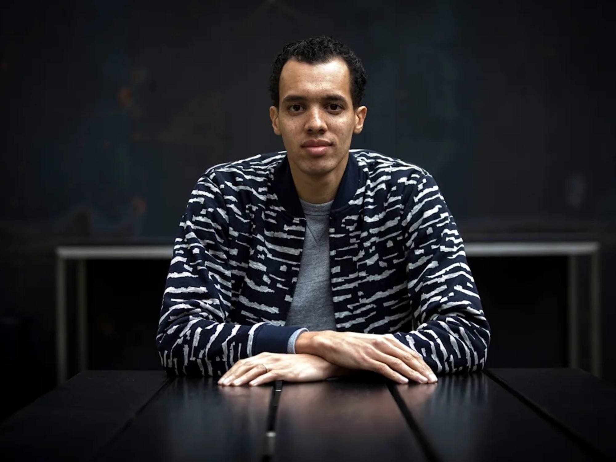 Gaël Faye regresa con "Jacarandá": una historia sobre el silencio y la reconciliación en Ruanda