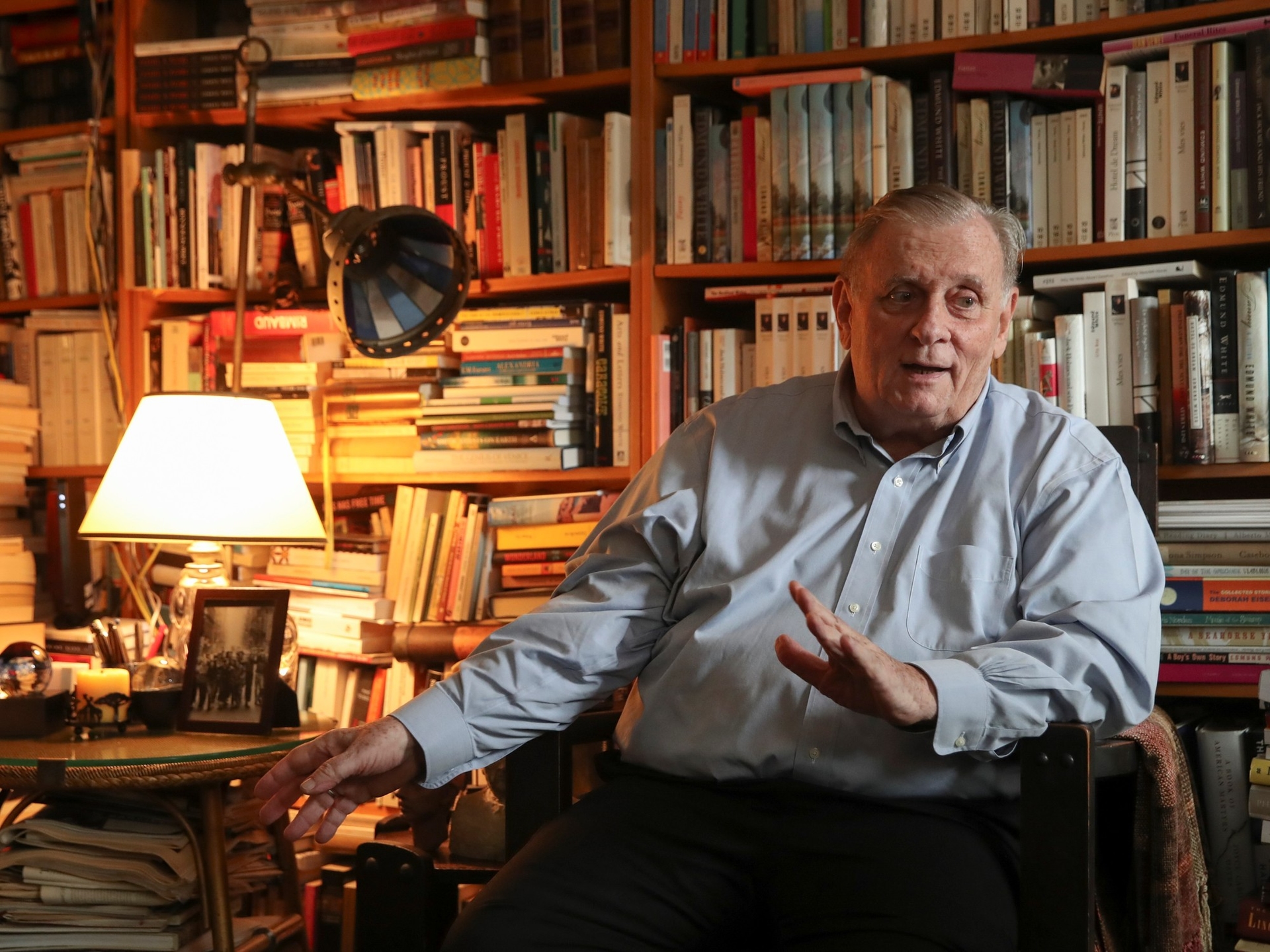 È morto Edmund White, acclamato romanziere queer e finalista del premio Pulitzer.