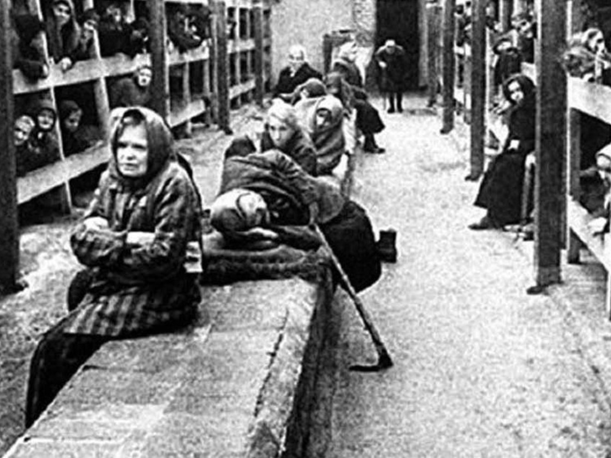 Holocaust: Loretta Walz Digitizes the Most Complete Collection of Voices of Women Survivors of Ravensbrück