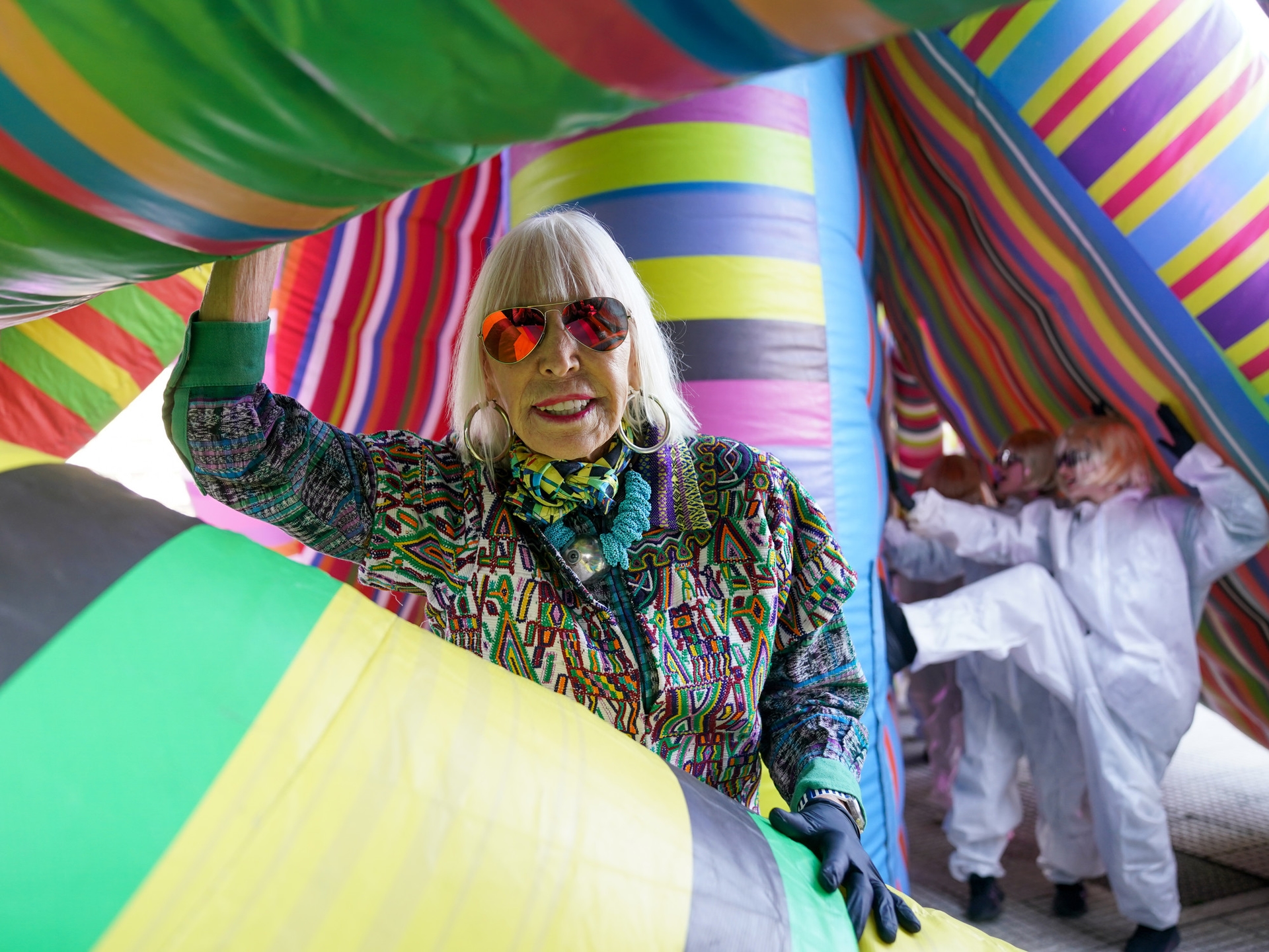 Marta Minujín inaugurated "Emotional Candy," an immersive experience between mattresses and sound.