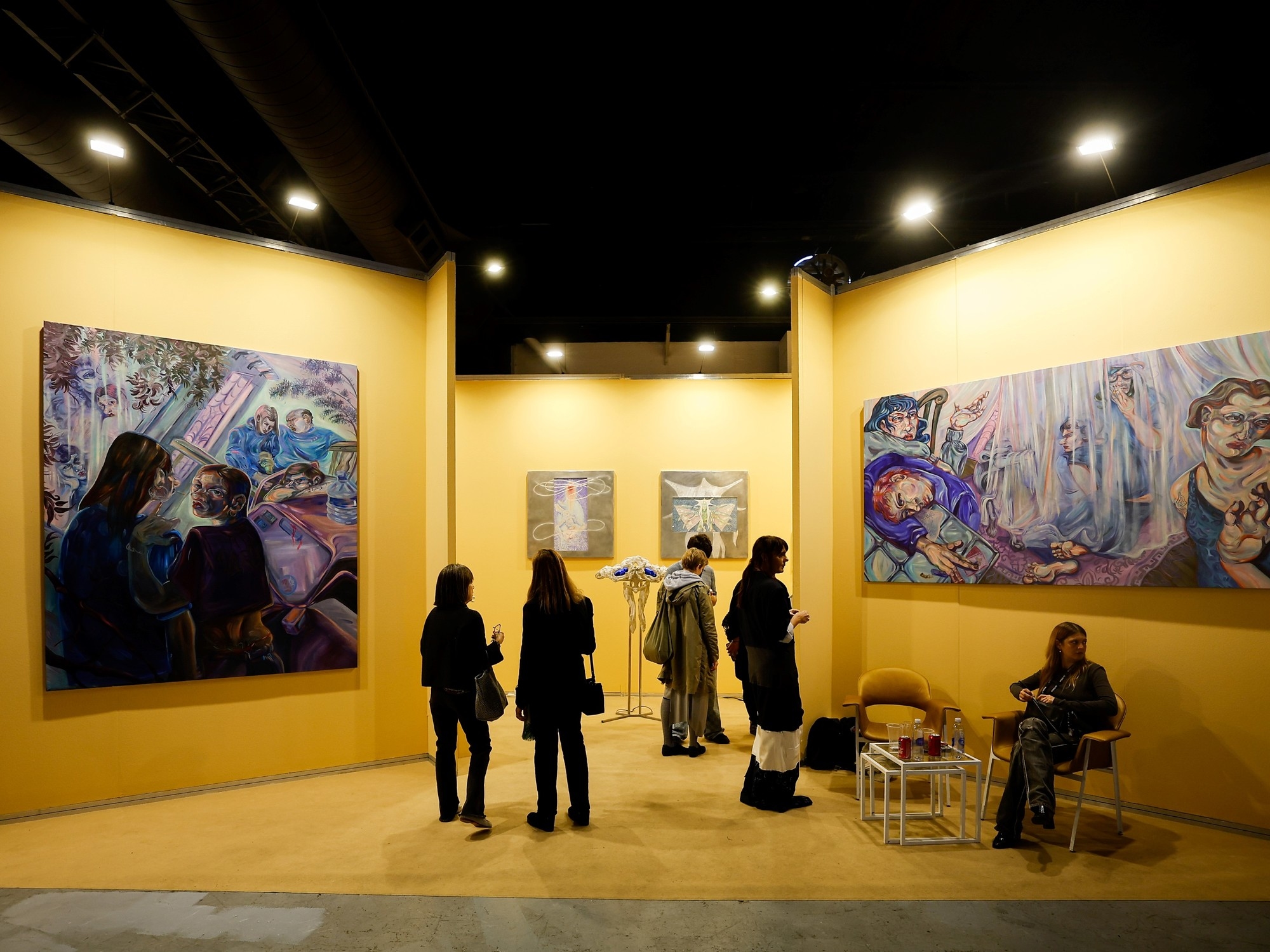 Arteba 2025 schloss mit guten Verkäufen und einer starken Präsenz junger Sammler.