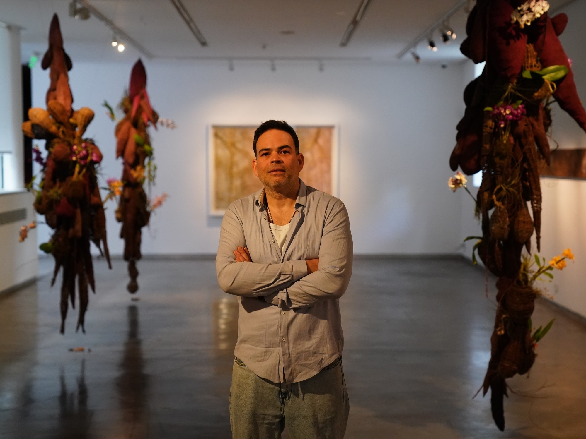 Andrés Paredes w Muzeum Sívori: mityczne istoty, kosmos i czerwona ziemia