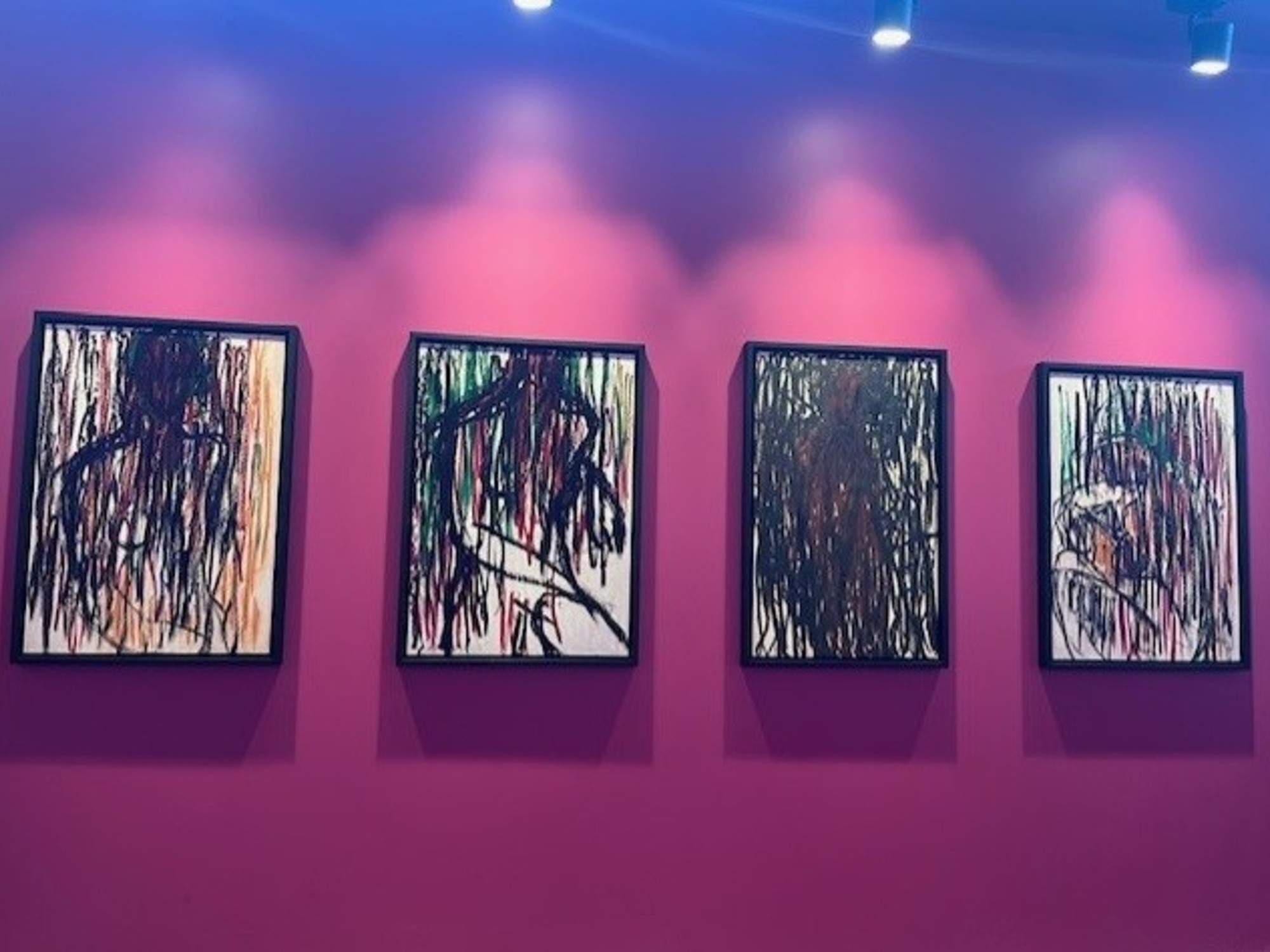 At CI Contemporáneo, art explodes between the profane and Saudi collectors.