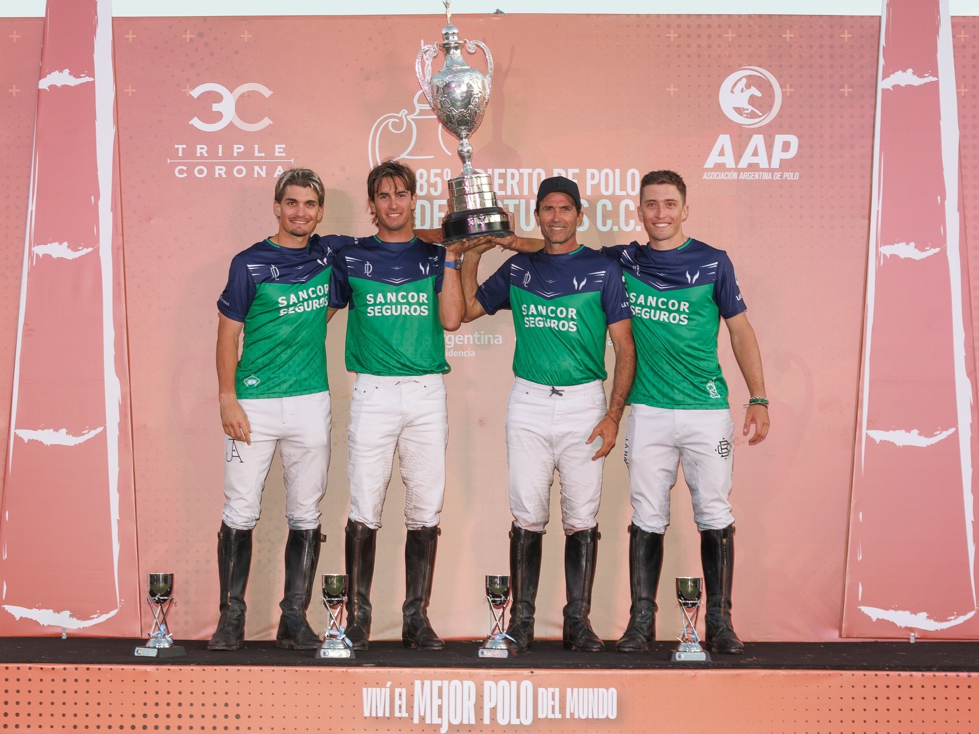 La Natividad-La Dolfina wurde Meisterin von Tortugas und wird beim Argentinischen Offenen Polo-Turnier die Triple Crown anstreben.
