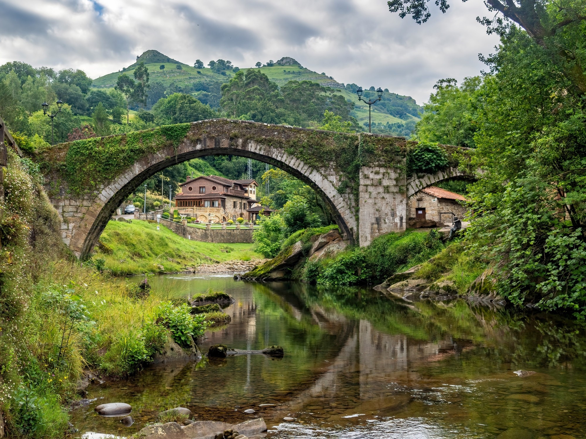 Het mysterie van de Visman, het door Gaudí ontworpen huis en de eindeloze landschappen van Cantabrië