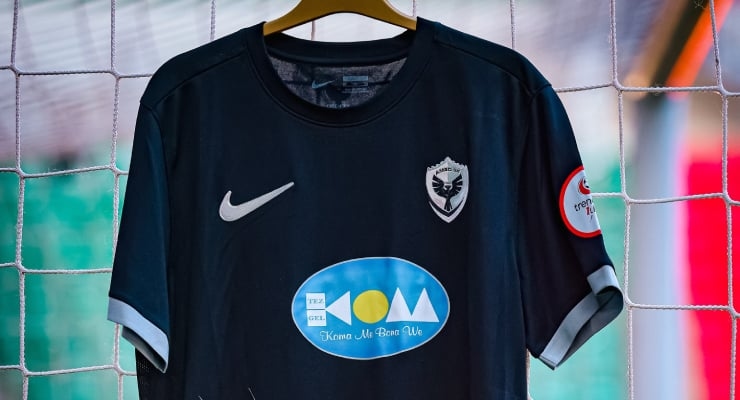 A first: Kurdish advertisement on Amedspor jersey