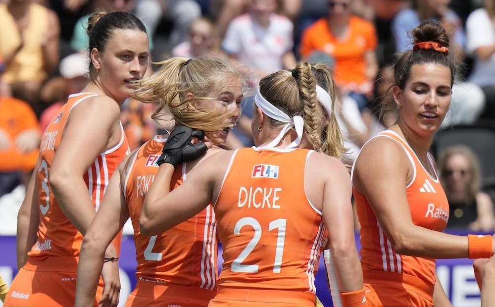 Le squadre olandesi di hockey aprono la difesa del titolo europeo in Germania