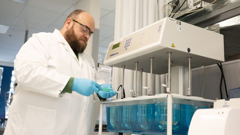 La estrategia farmacéutica de Trump se enfrenta a la realidad del suministro global