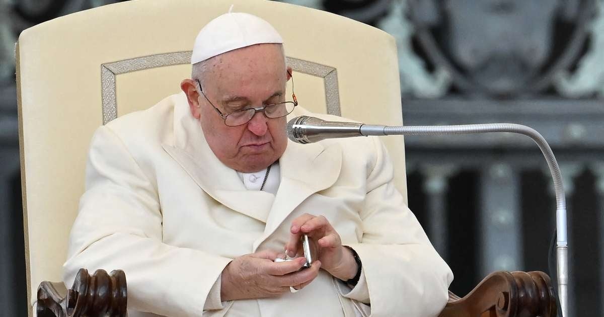 Papa Francisco "descansou bem" durante a noite, diz Vaticano