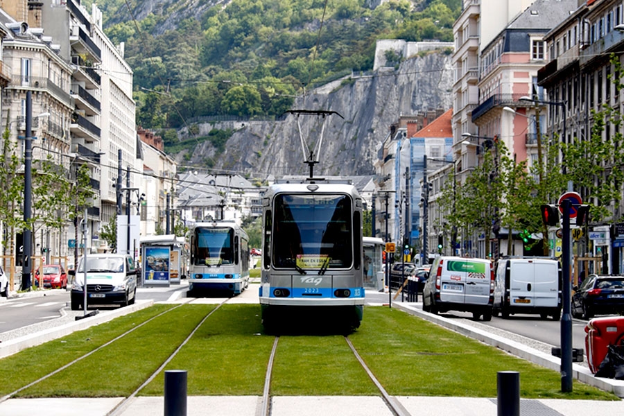 Grenoble. A man in his twenties, unfavorably known to the police, shot four times in the back.