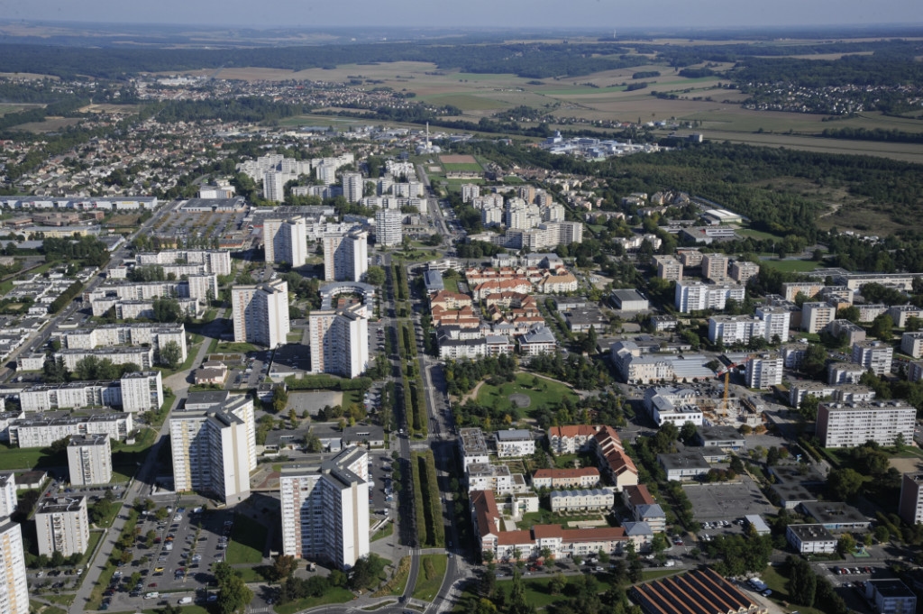 Meaux (77): Un hombre recibió un disparo de ametralladora al salir de su coche. Una bala se alojó en la persiana de un apartamento.